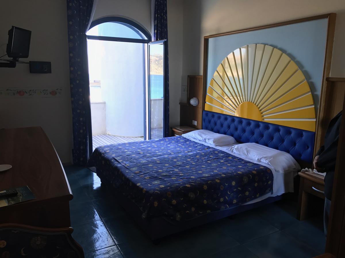 Sporting Baia Hotel Giardini Naxos Esterno foto