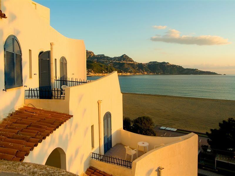 Sporting Baia Hotel Giardini Naxos Esterno foto