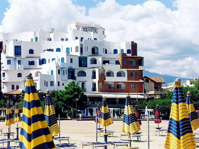 Sporting Baia Hotel Giardini Naxos Esterno foto